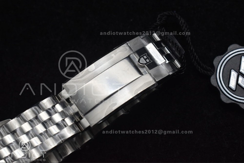 Heritage Black Bay Red Bezel ZF 1:1 Best Edition on SS Jubilee Bracelet A2824