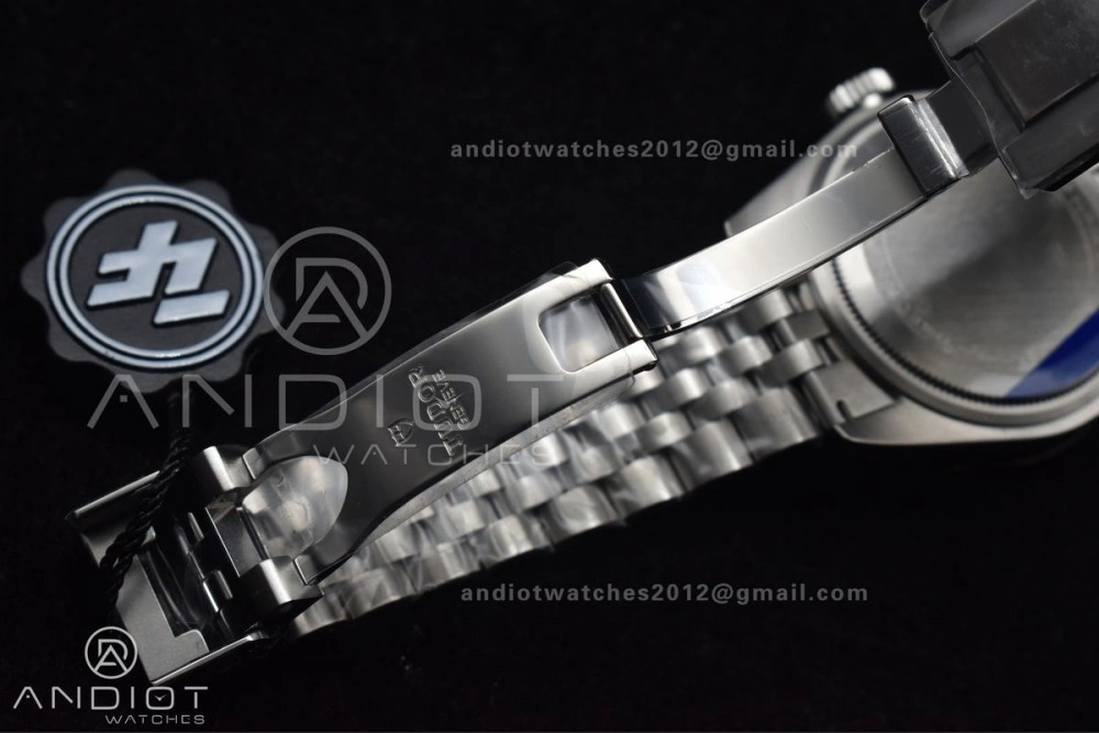 Heritage Black Bay Red Bezel ZF 1:1 Best Edition on SS Jubilee Bracelet A2824