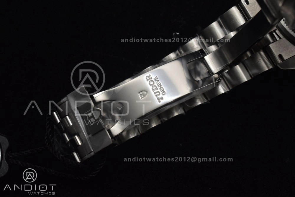 Heritage Black Bay Red Bezel ZF 1:1 Best Edition on SS Jubilee Bracelet A2824