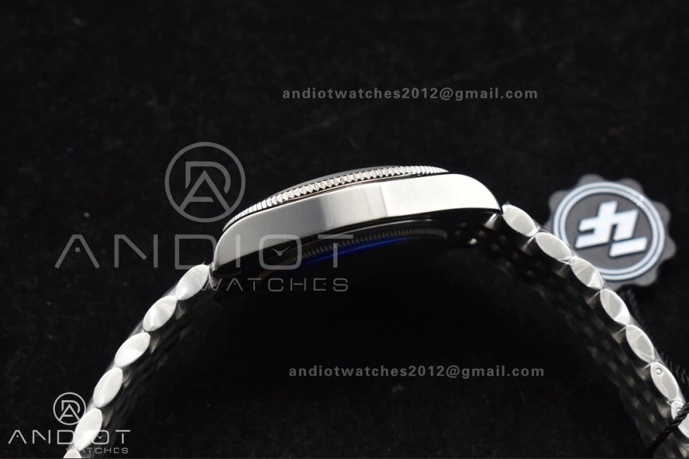 Heritage Black Bay Red Bezel ZF 1:1 Best Edition on SS Jubilee Bracelet A2824