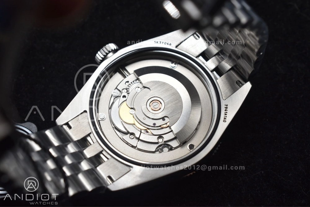 Heritage Black Bay Red Bezel ZF 1:1 Best Edition on SS Jubilee Bracelet A2824