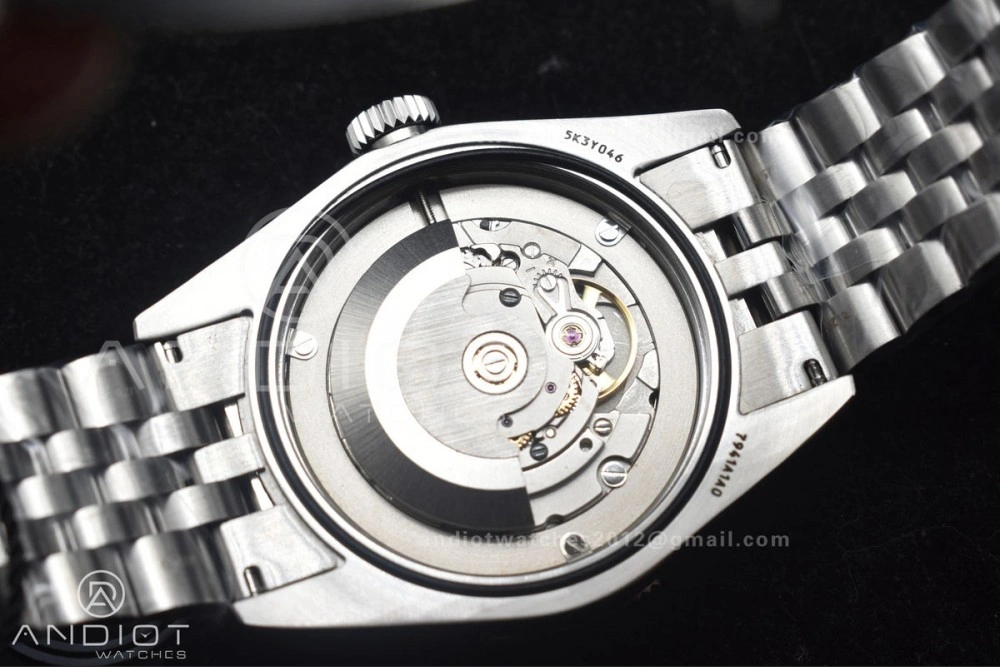 Heritage Black Bay Red Bezel ZF 1:1 Best Edition on SS Jubilee Bracelet A2824