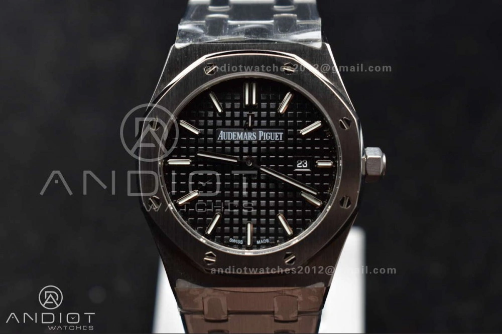 Lady Royal Oak 33mm 67651 SS V7F 1:1 Best Edition Black Textured Dial on SS Bracelet Ronda Quartz to AP Cal.2713