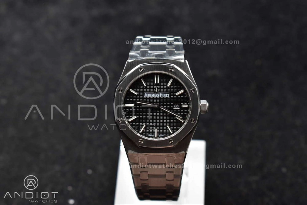 Lady Royal Oak 33mm 67651 SS V7F 1:1 Best Edition Black Textured Dial on SS Bracelet Ronda Quartz to AP Cal.2713