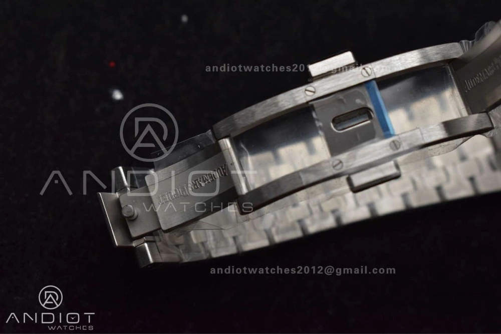 Lady Royal Oak 33mm 67651 SS V7F 1:1 Best Edition Black Textured Dial on SS Bracelet Ronda Quartz to AP Cal.2713