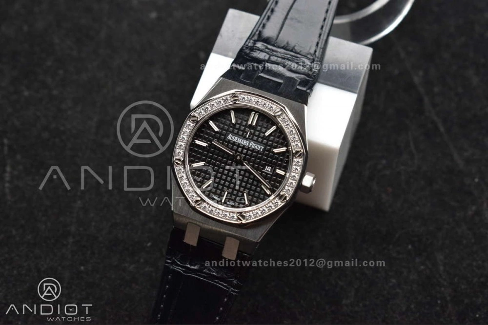 Lady Royal Oak 33mm 67651 SS Diamond Bezel V7F 1:1 Black Textured Dial On Stainless Strap Ronda Quartz