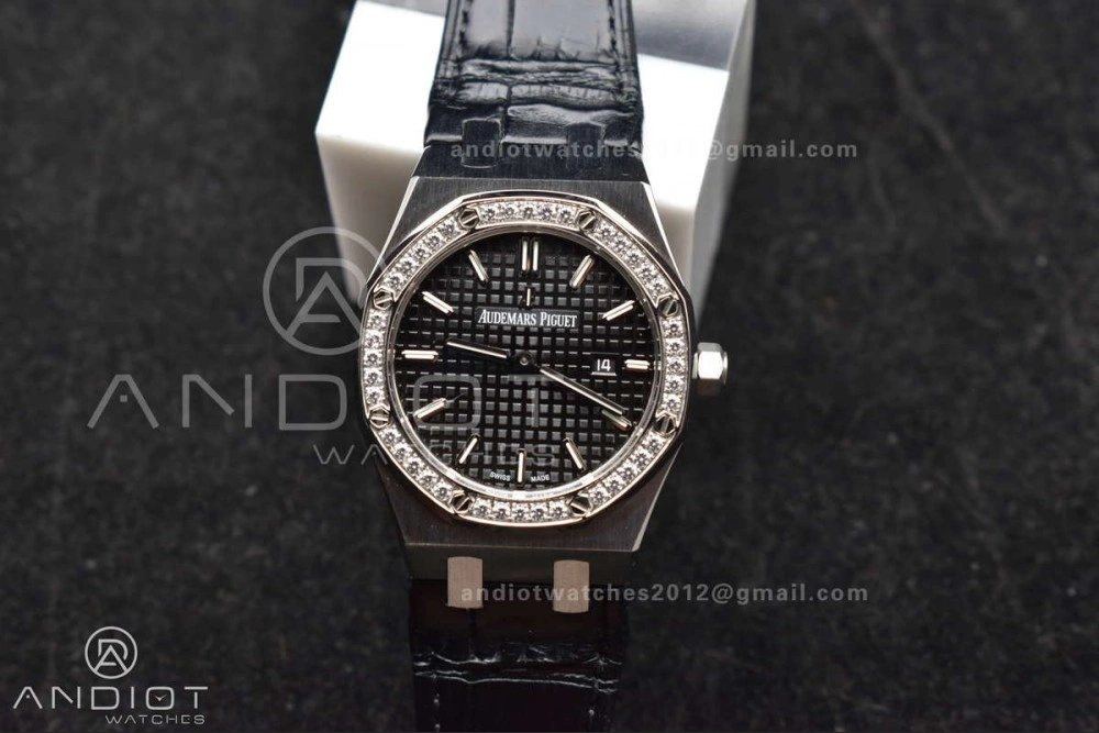 Lady Royal Oak 33mm 67651 SS Diamond Bezel V7F 1:1 Black Textured Dial On Stainless Strap Ronda Quartz