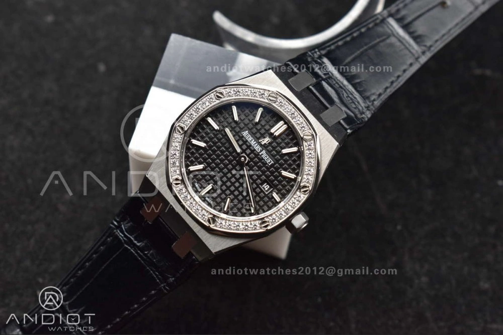 Lady Royal Oak 33mm 67651 SS Diamond Bezel V7F 1:1 Black Textured Dial On Stainless Strap Ronda Quartz