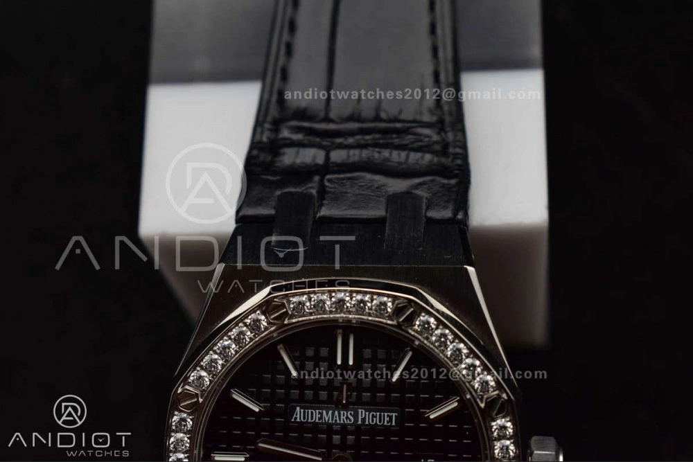 Lady Royal Oak 33mm 67651 SS Diamond Bezel V7F 1:1 Black Textured Dial On Stainless Strap Ronda Quartz
