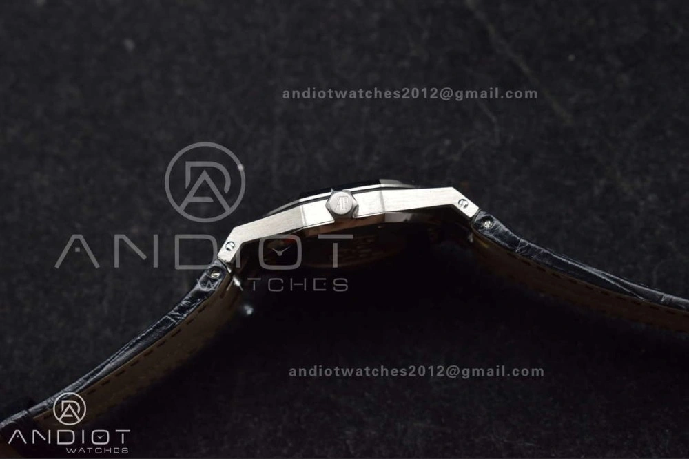 Lady Royal Oak 33mm 67651 SS Diamond Bezel V7F 1:1 Black Textured Dial On Stainless Strap Ronda Quartz