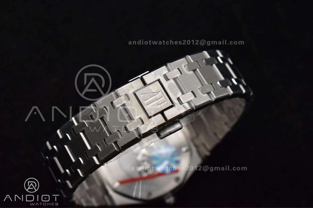 Lady Royal Oak 33mm 67651 SS Diamond Bezel V7F 1:1 Blue Textured Dial on SS Bracelet Ronda Quartz to AP Cal.2713