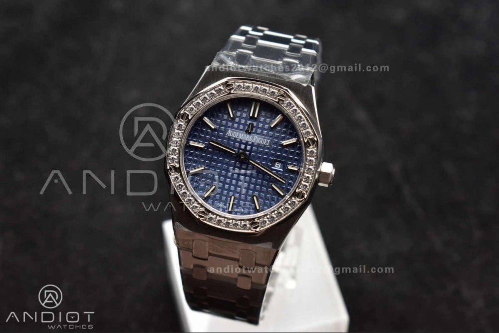 Lady Royal Oak 33mm 67651 SS Diamond Bezel V7F 1:1 Blue Textured Dial on SS Bracelet Ronda Quartz to AP Cal.2713