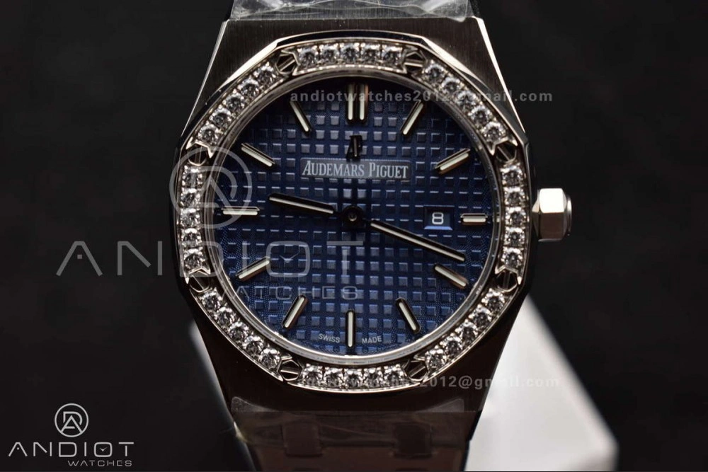 Lady Royal Oak 33mm 67651 SS Diamond Bezel V7F 1:1 Blue Textured Dial on SS Bracelet Ronda Quartz to AP Cal.2713