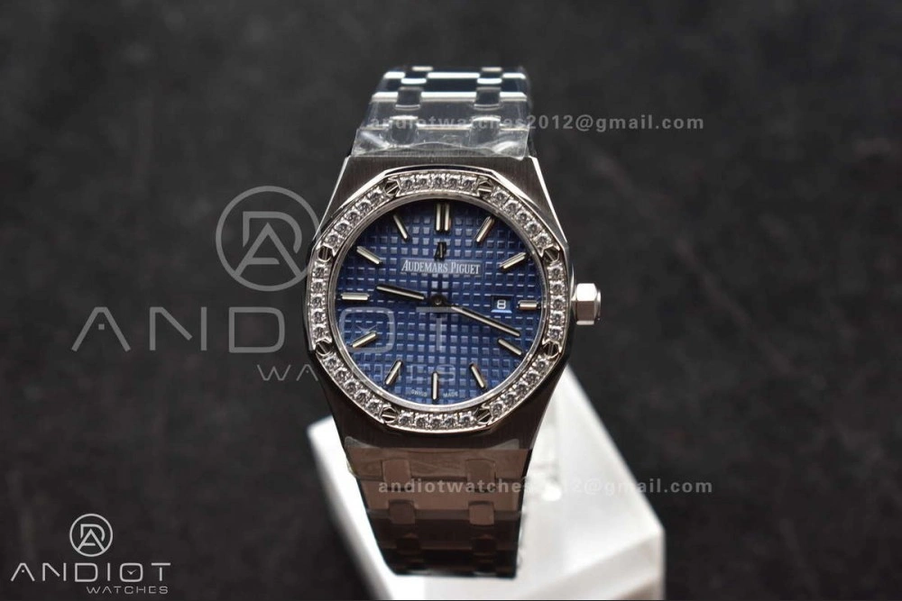 Lady Royal Oak 33mm 67651 SS Diamond Bezel V7F 1:1 Blue Textured Dial on SS Bracelet Ronda Quartz to AP Cal.2713