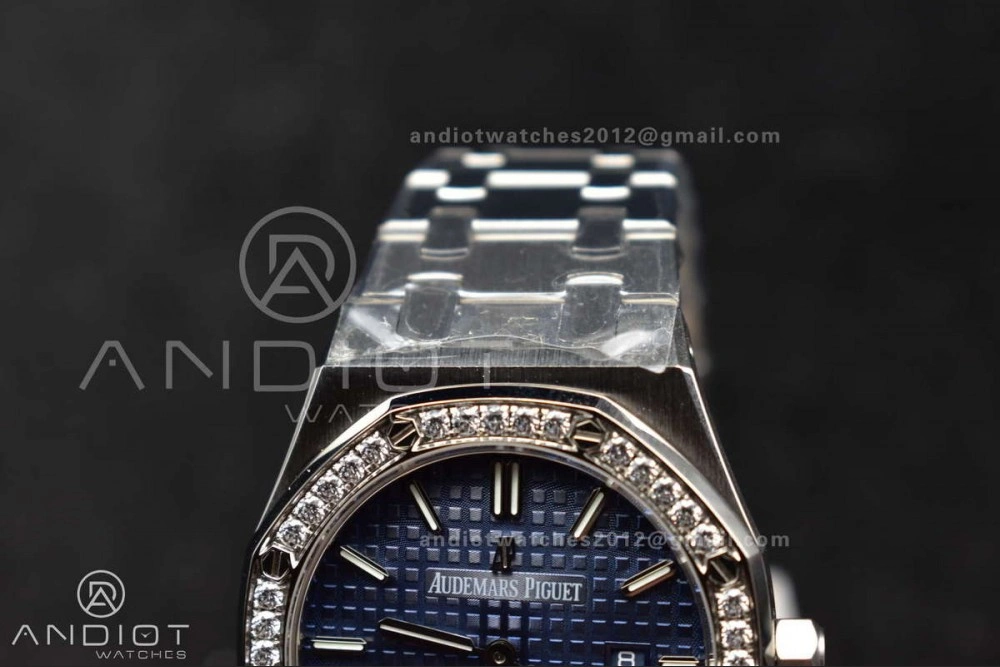 Lady Royal Oak 33mm 67651 SS Diamond Bezel V7F 1:1 Blue Textured Dial on SS Bracelet Ronda Quartz to AP Cal.2713