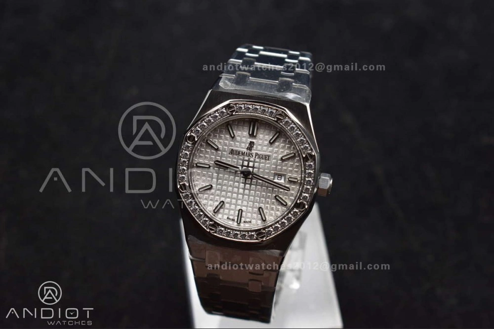 Lady Royal Oak 33mm 67651 SS Diamond Bezel V7F 1:1 White Textured Dial On Stainless Strap Ronda Quartz to AP Cal.2713