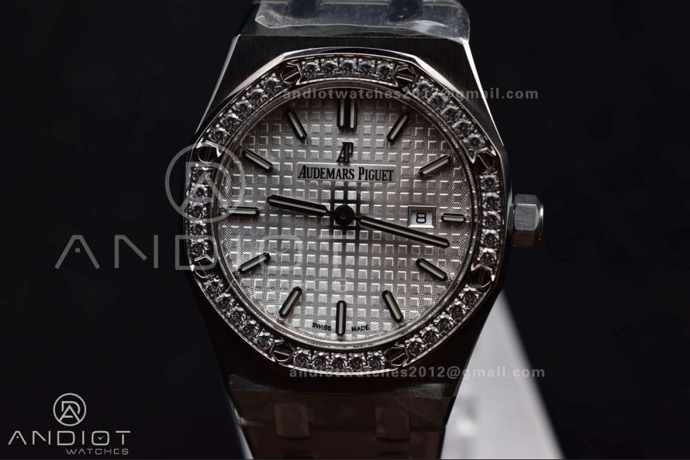 Lady Royal Oak 33mm 67651 SS Diamond Bezel V7F 1:1 White Textured Dial On Stainless Strap Ronda Quartz to AP Cal.2713