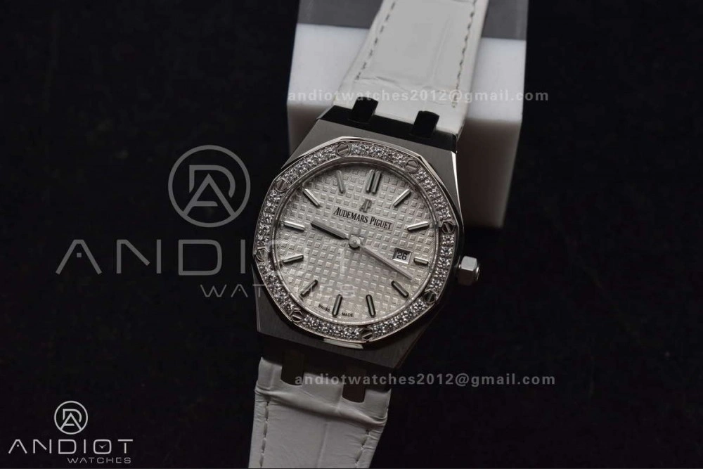 Lady Royal Oak 33mm 67651 SS Diamond Bezel V7F 1:1 White Textured Dial On White Croco Leather Strap Ronda Quartz to AP Cal.2713
