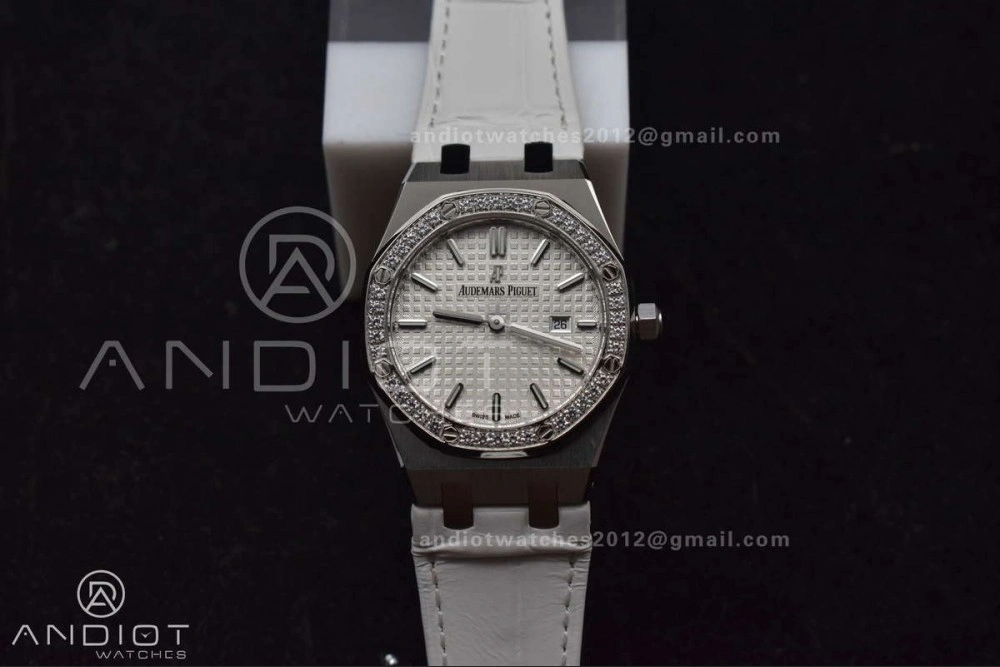 Lady Royal Oak 33mm 67651 SS Diamond Bezel V7F 1:1 White Textured Dial On White Croco Leather Strap Ronda Quartz to AP Cal.2713