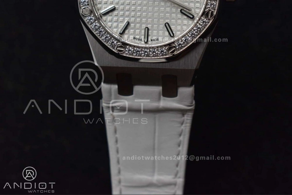 Lady Royal Oak 33mm 67651 SS Diamond Bezel V7F 1:1 White Textured Dial On White Croco Leather Strap Ronda Quartz to AP Cal.2713