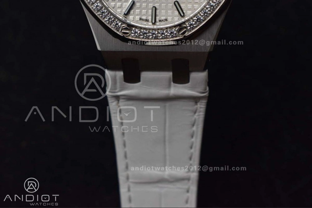 Lady Royal Oak 33mm 67651 SS Diamond Bezel V7F 1:1 White Textured Dial On White Croco Leather Strap Ronda Quartz to AP Cal.2713