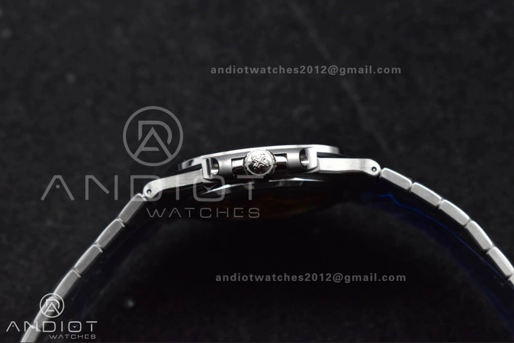 Nautilus 5811 1A 3KF 1:1 Best Edition Blue Textured Dial on SS Bracelet A330 Super Clone