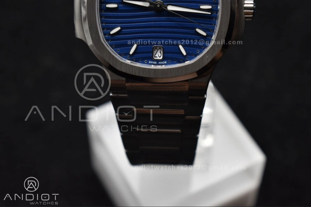 Nautilus 7118 3KF 1:1 Best Edition Blue Textured Dial on SS Bracelet A324 Super Clone V2