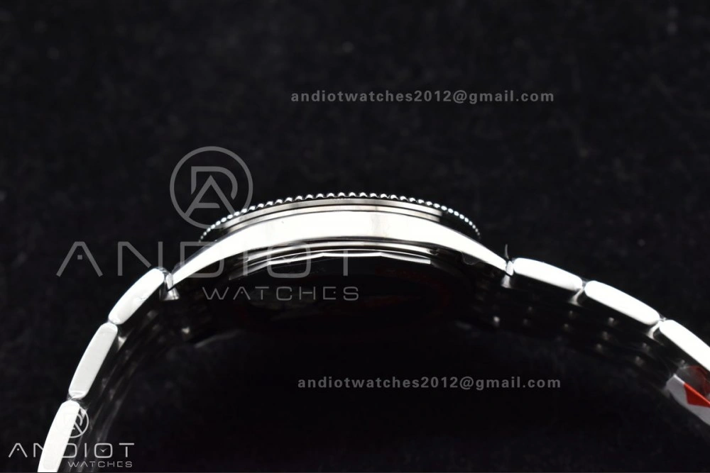 Navitimer 1 SS V7F 1:1 Best Edition RG Bezel White Dial on SS Bracelet A2824