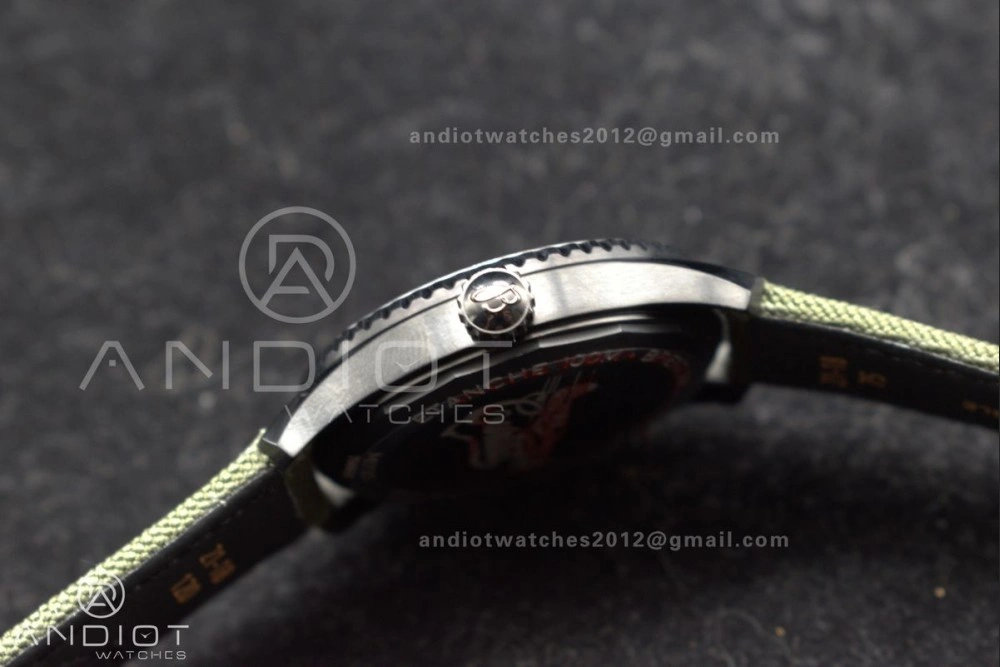 Navitimer 8 Automatic 41mm PVD TF 1:1 Best Edition Green Dial on Green Nylon Strap A2824