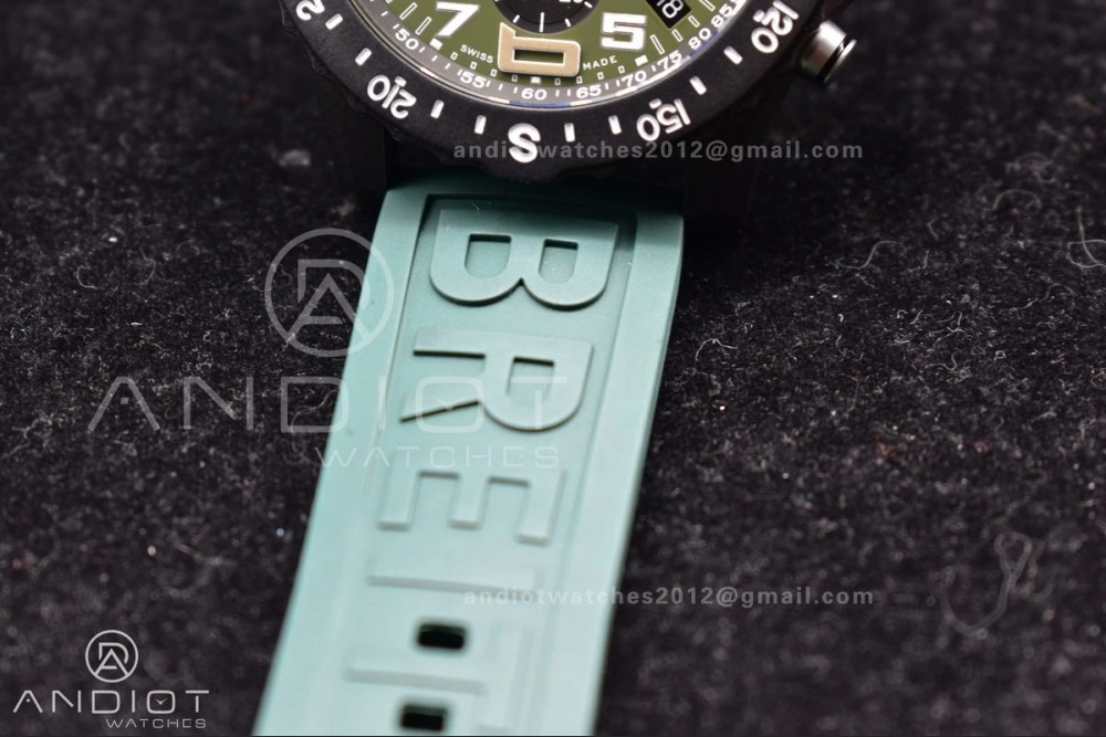 OF Factory Breilting Endurance Pro 44mm Green