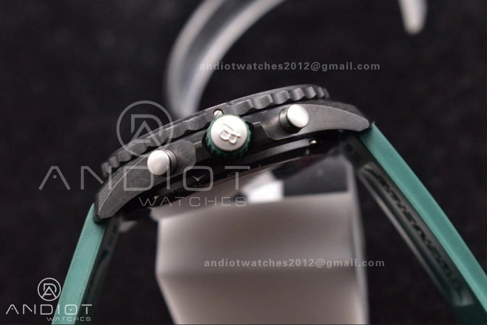 OF Factory Breilting Endurance Pro 44mm Green