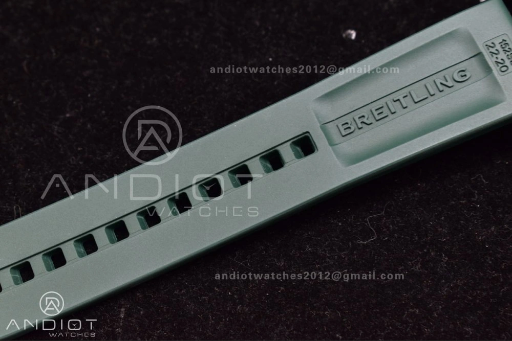 OF Factory Breilting Endurance Pro 44mm Green