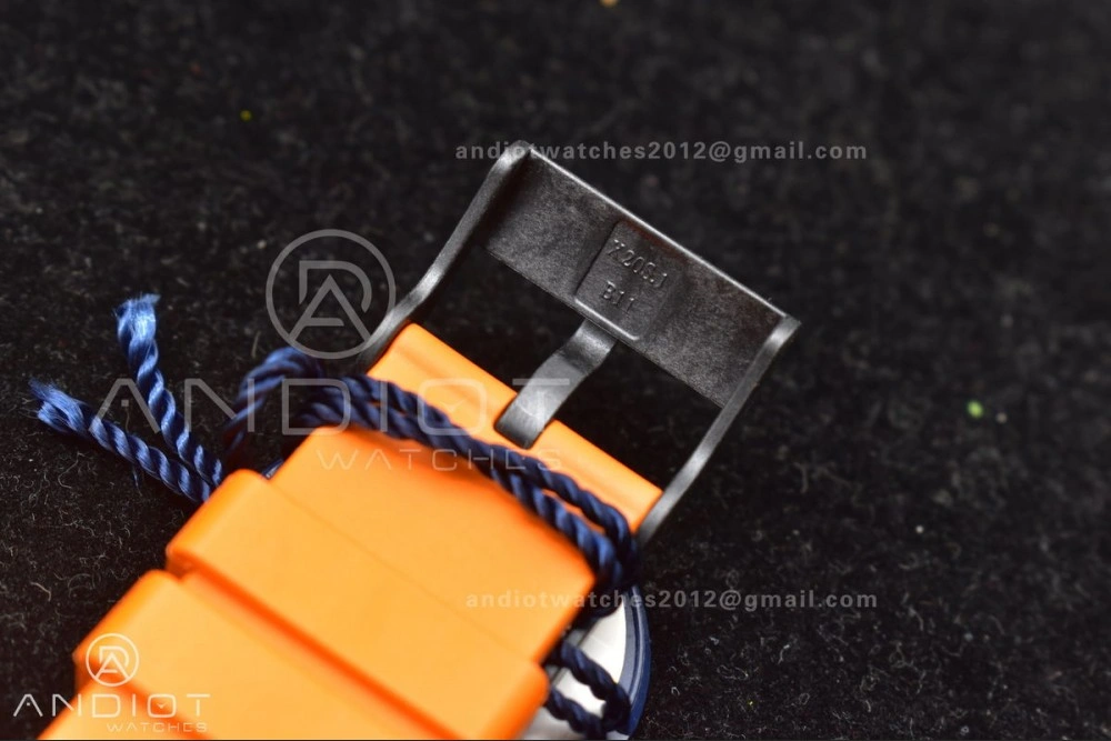 OF Factory Breilting Endurance Pro 44mm