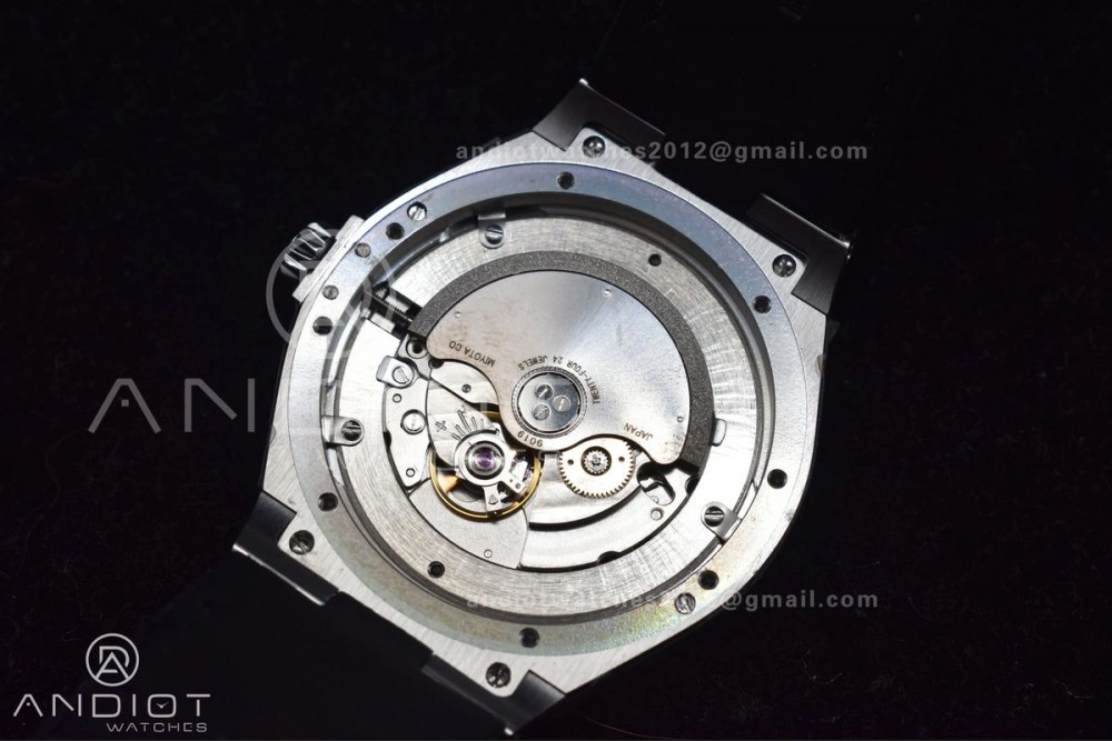 Overseas SS 8F Maker Black Dial on Black Rubber Strap