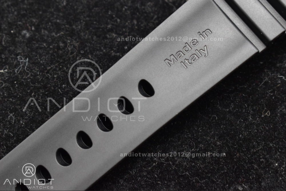 PAM1070 W SBF 1:1 Best Edition Black Dial on Black Rubber Strap P900