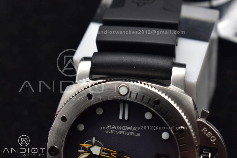 PAM1323 VSF 1:1 Best Edition Grey Dial On Black Rubber Strap P900
