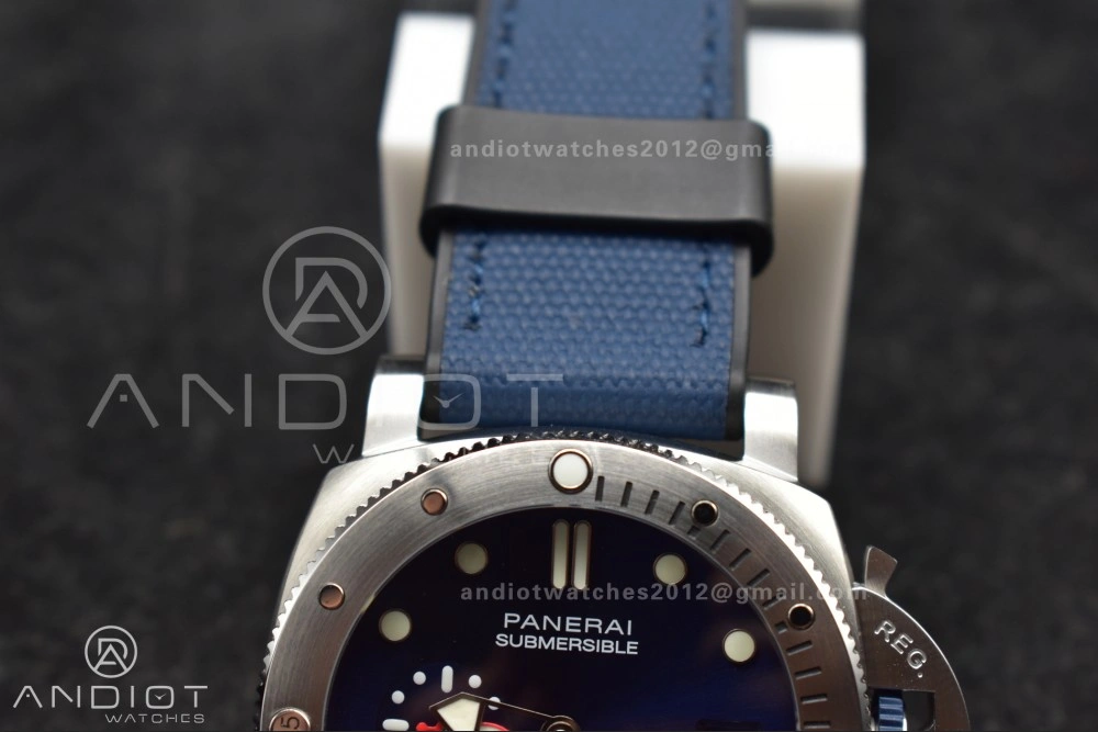 PAM1391 Luna Rossa Submersible VSF 1:1 Best Edition on Blue Fabric Strap P900