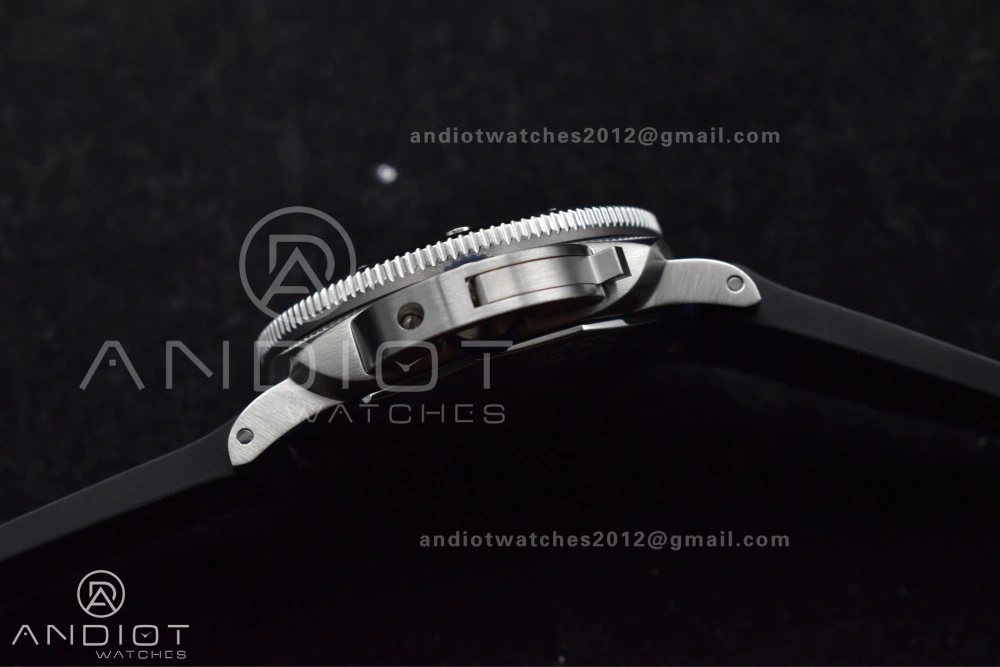 PAM1391 Luna Rossa Submersible VSF 1:1 Best Edition on Blue Fabric Strap P900