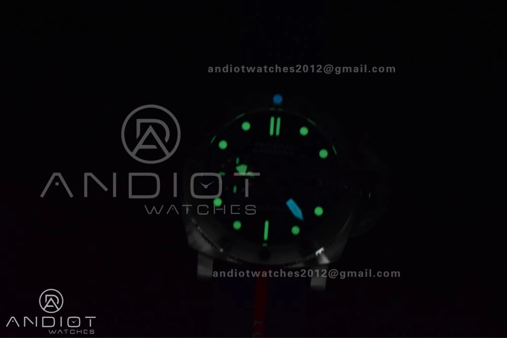 PAM1391 Luna Rossa Submersible VSF 1:1 Best Edition on Blue Fabric Strap P900