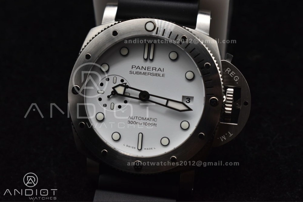 PAM2223 Submersible 42mm VSF Best Edition White Dial on Black Rubber Strap P900