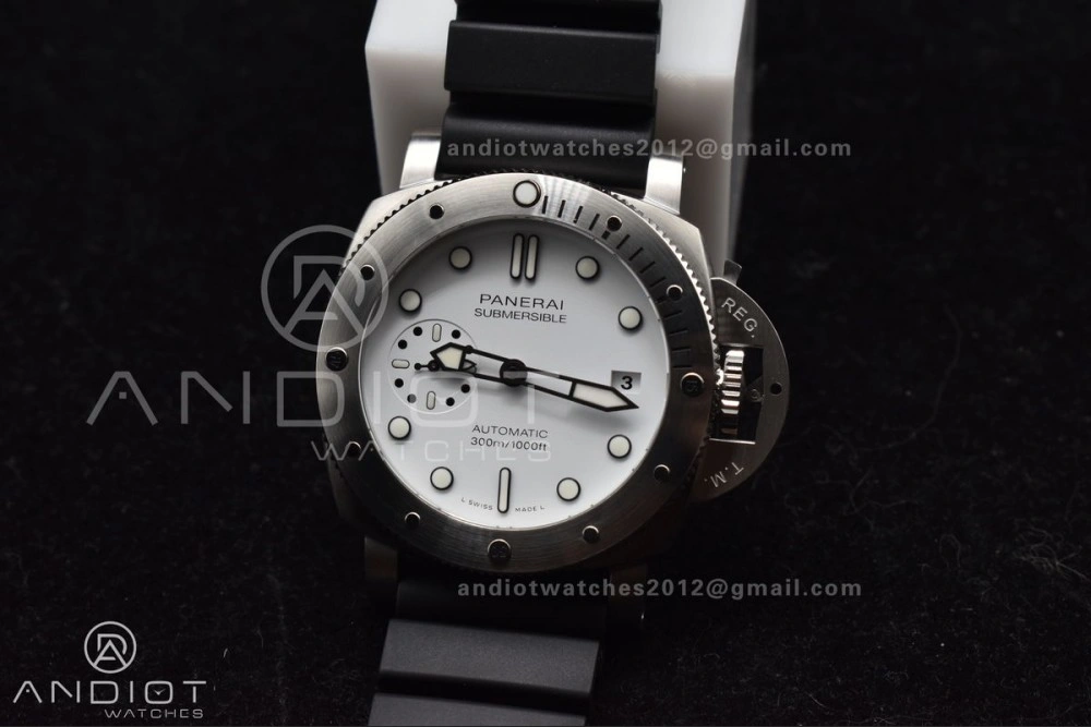 PAM2223 Submersible 42mm VSF Best Edition White Dial on Black Rubber Strap P900