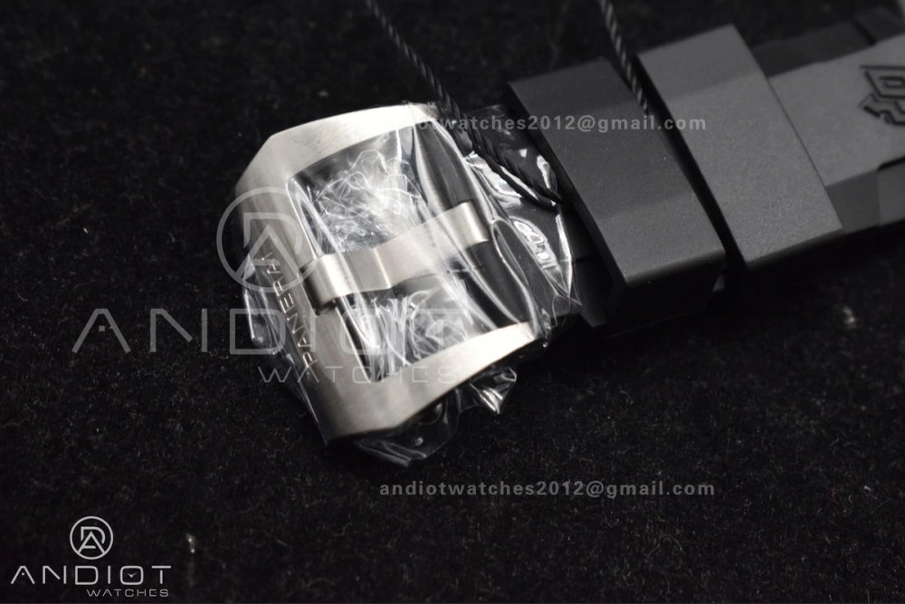 PAM2223 Submersible 42mm VSF Best Edition White Dial on Black Rubber Strap P900