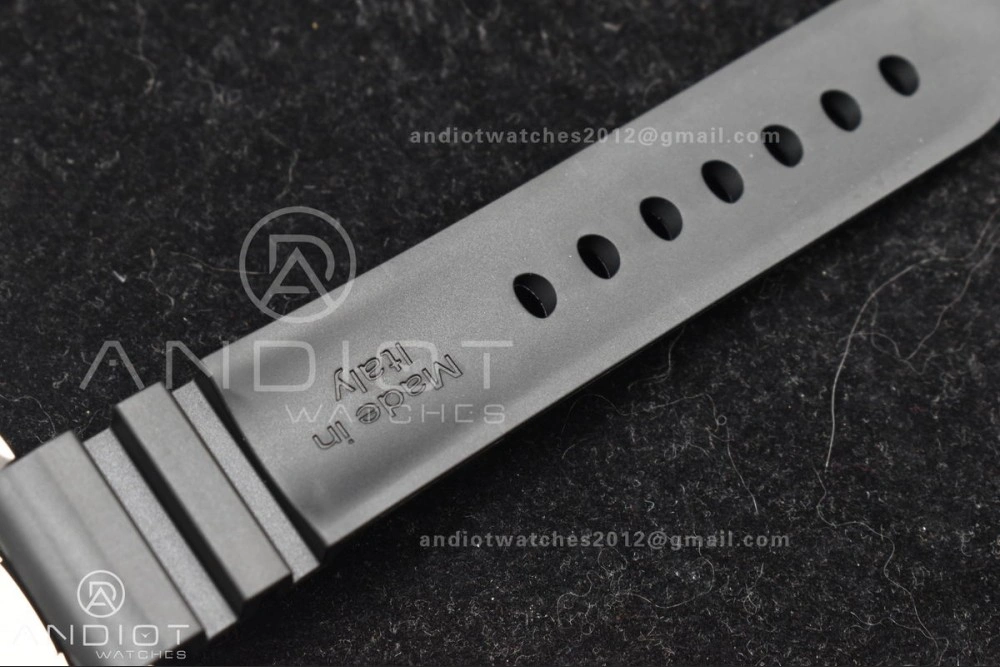 PAM2223 Submersible 42mm VSF Best Edition White Dial on Black Rubber Strap P900