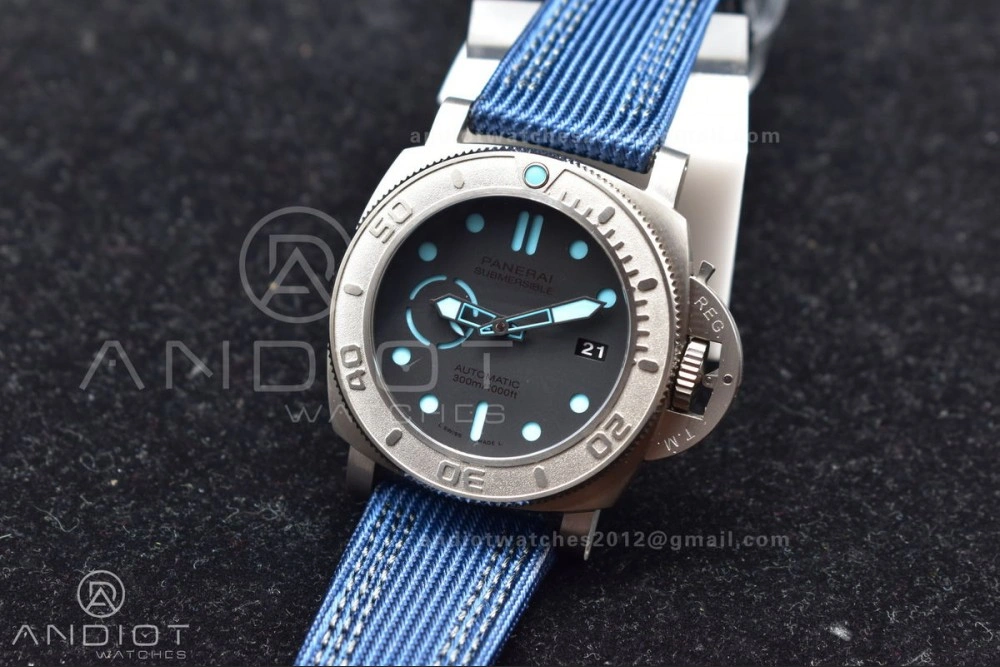 PAM985 Mike Horn Submersible Tit Blue TI NY VSF P9010