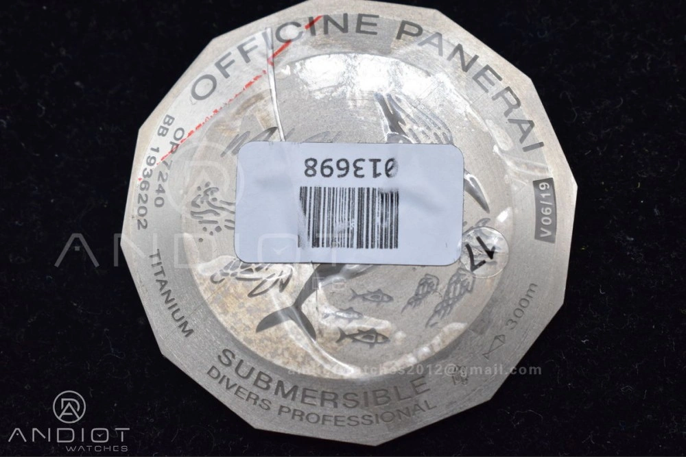 PAM985 Mike Horn Submersible Tit Blue TI NY VSF P9010