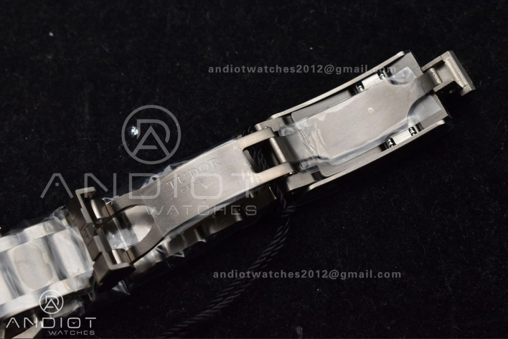 Pelagos 39mm Titanium ZF 1:1 Best Edition Black Dial on Titanium Bracelet A2824