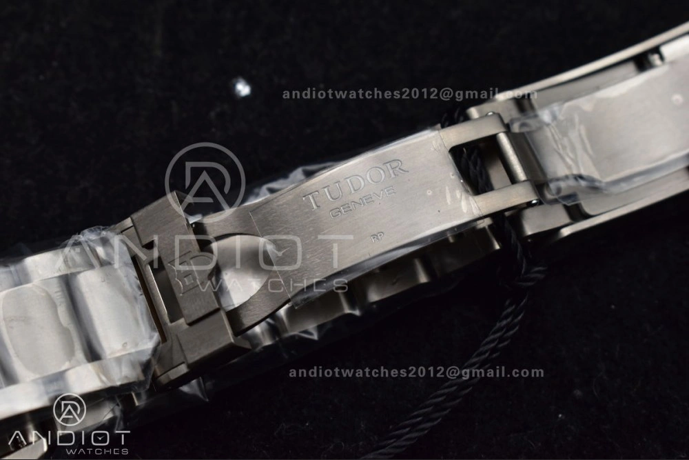 Pelagos 39mm Titanium ZF 1:1 Best Edition Black Dial on Titanium Bracelet A2824