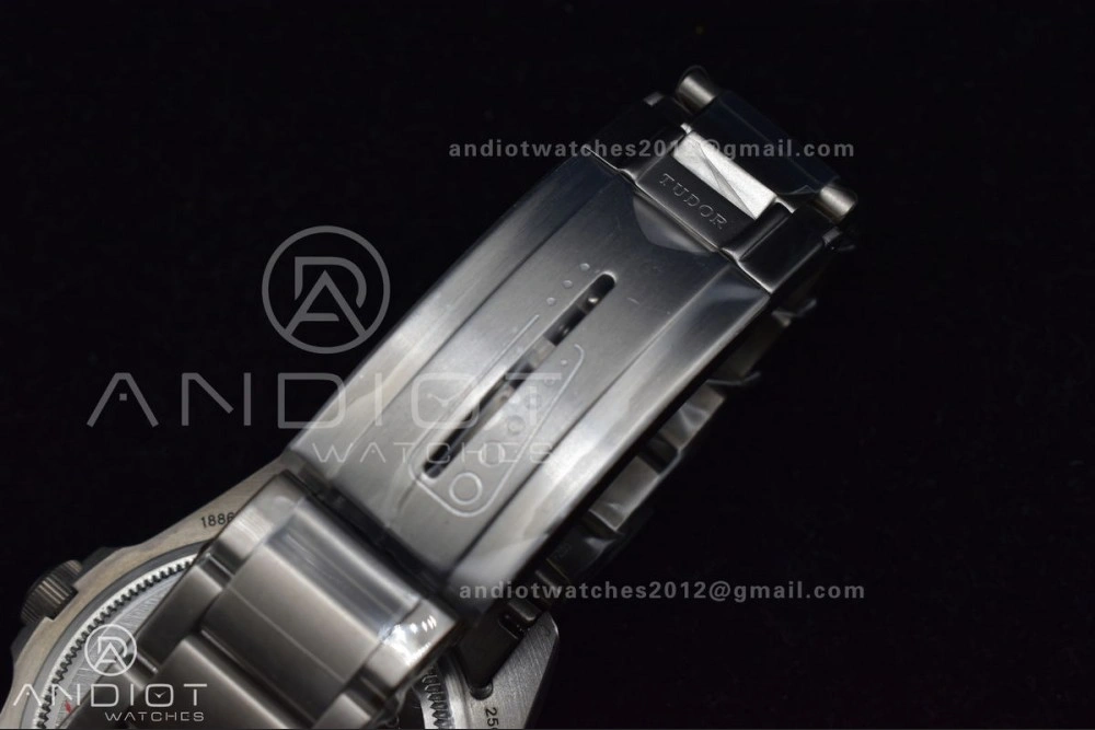 Pelagos Titanium LHD XF 1:1 Best Edition Black Dial on Titanium Bracelet A2824