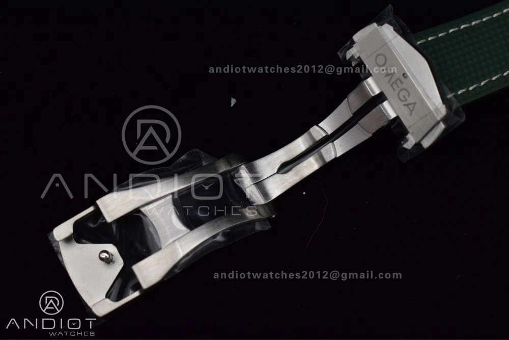 Planet Ocean 43.5mm SS VSF 1:1 Best Edition Green Bezel White Dial on Green Rubber Strap A8900 Super Clone