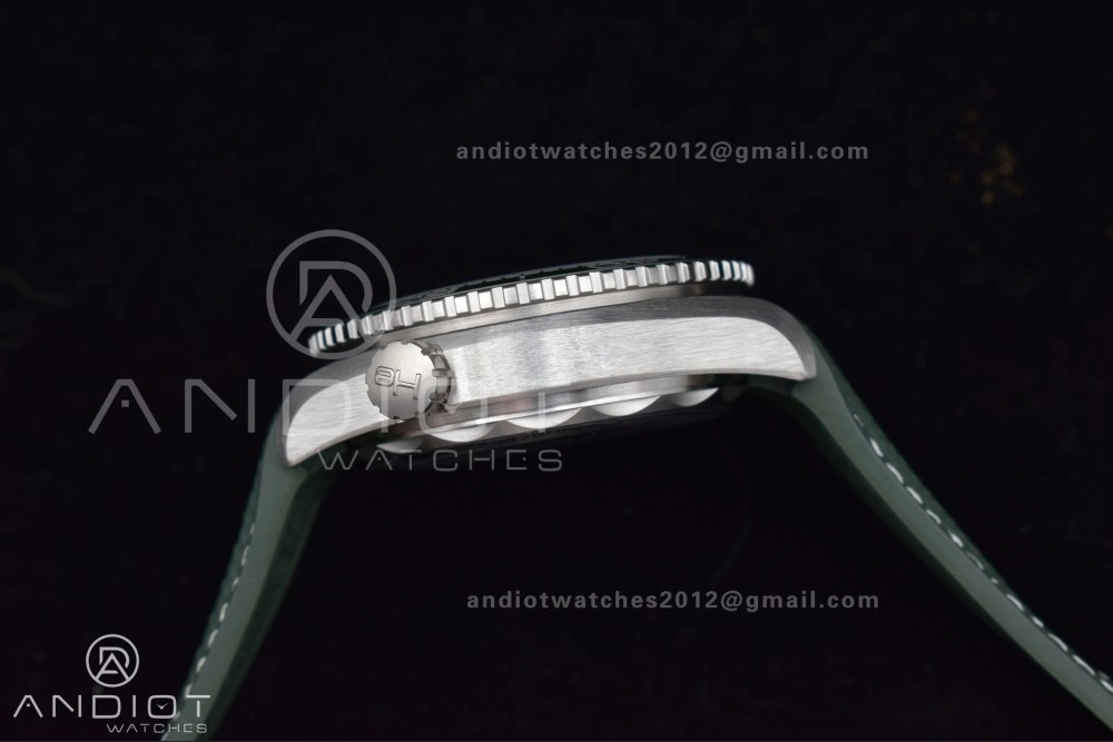 Planet Ocean 43.5mm SS VSF 1:1 Best Edition Green Bezel White Dial on Green Rubber Strap A8900 Super Clone